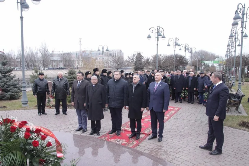 В Астрахани почтили память Гейдара Алиева