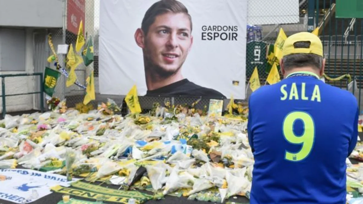 FIFA təyyarə qəzasında həlak olan Emiliano Salanın transfer ödənişi ilə bağlı qərar verib