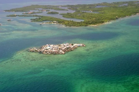 ​Dünyada sahili olmayan ada - FOTO