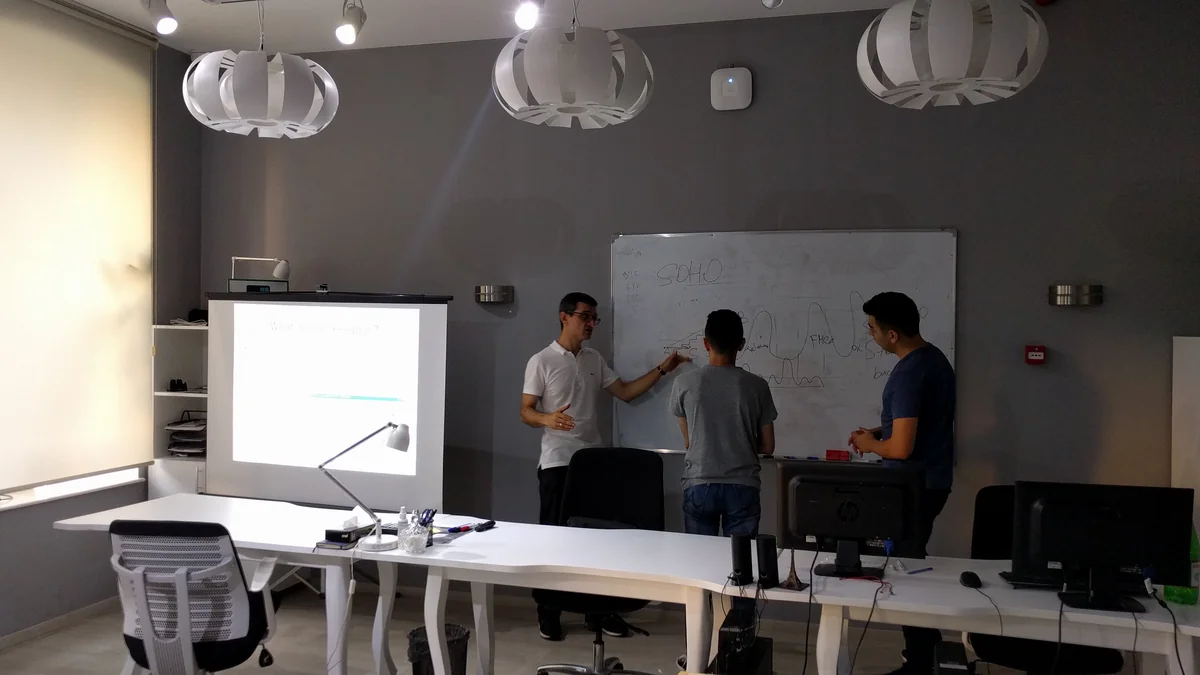 'Applab' center hosts intensive training on Business Plan Preparation