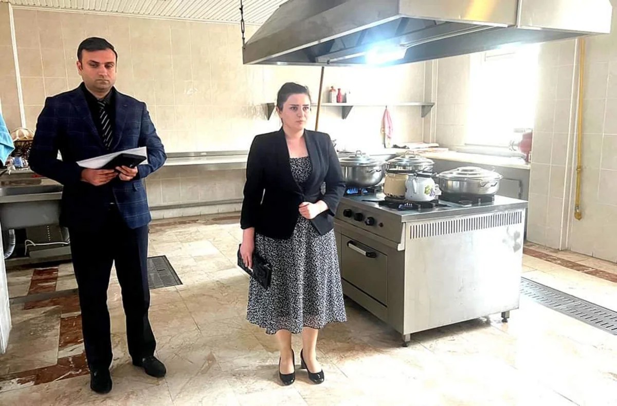 Naxçıvanın Ombudsmanı internat məktəbindəki uşaqlara baş çəkib