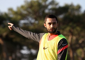 Neftçinin futbolçusu: Belə vəziyyətdə oynamaq çox çətindir