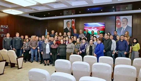 Azərbaycan vətəndaşlığına qəbul edilən 74 nəfərin andiçmə mərasimi olub