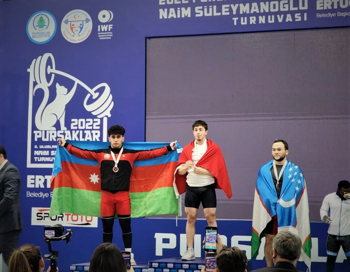 Azərbaycan ağırlıqqaldıranı Türkiyədəki yarışda gümüş medal qazanıb