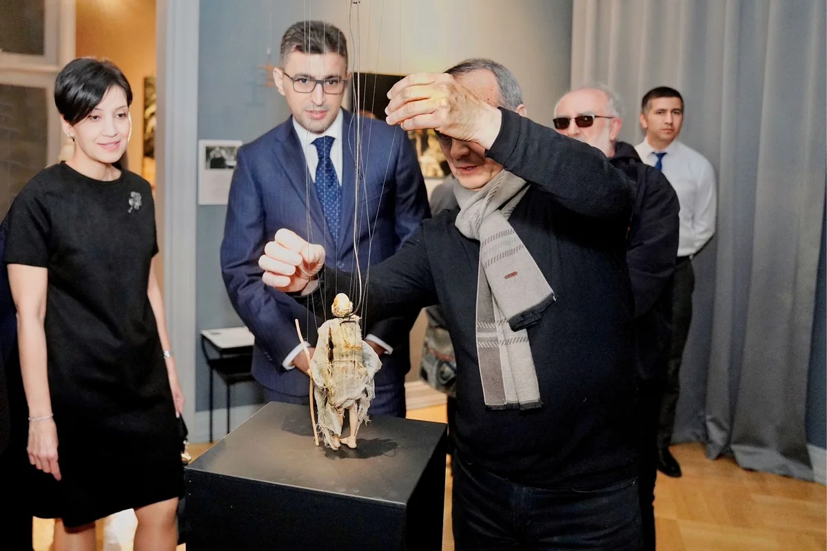 В Ичеришехер открылась международная выставка Диалог