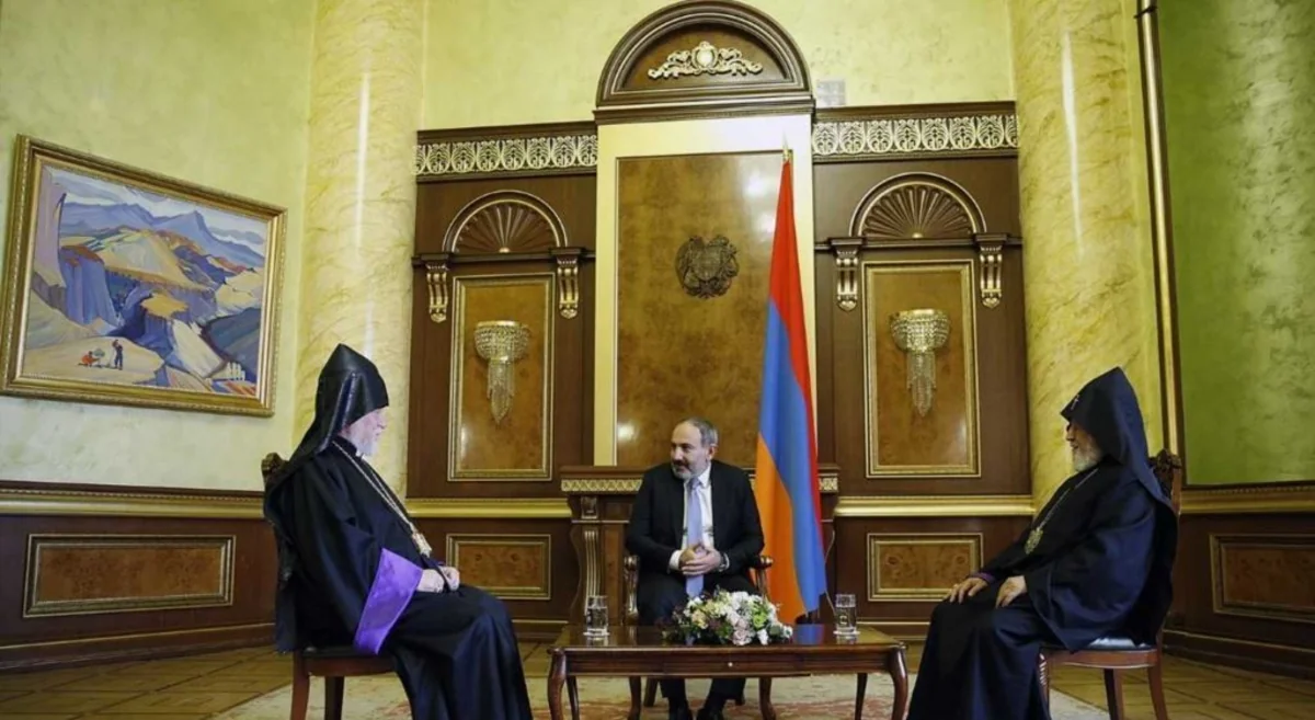 Paşinyan üçün yeni problem - Ümumerməni Kilsəsi - ŞƏRH