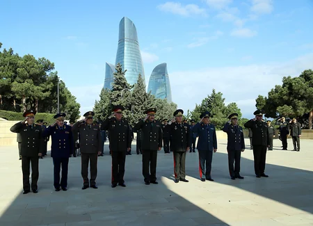 CIS military delegations visit Alley of Martyrs 