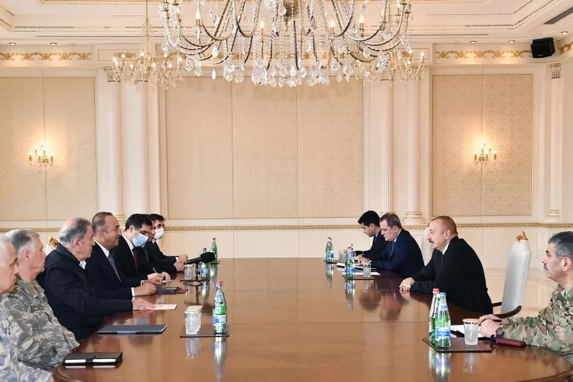 İlham Əliyev Türkiyənin xarici işlər və milli müdafiə nazirlərini qəbul edib