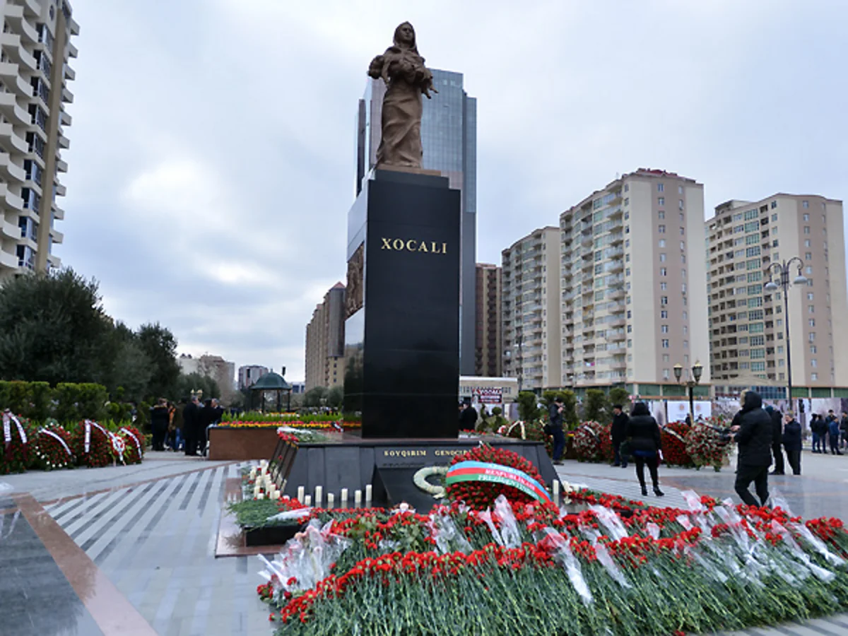 ​AFFA-nın əməkdaşları Ana harayı abidəsini ziyarət edib