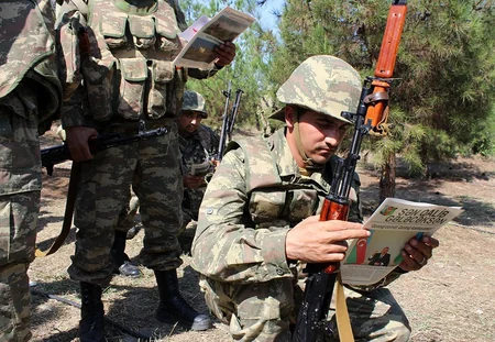 Cəbhə bölgəsində təbliğat-təşviqat işləri əməliyyat şəraitinə uyğun həyata keçirilir