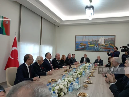 Türkiyədə vəqf sədrinə “Heydər Əliyevin 100 illiyi” yubiley medalı təqdim olunub