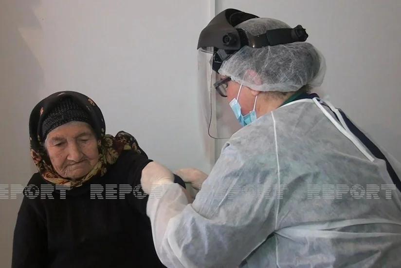 Yevlaxda 108 yaşlı qadın COVID-19-a qarşı peyvənd olundu