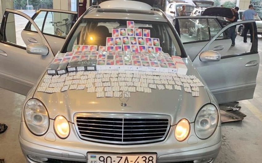 Gömrükçülər qanunsuz mobil telefon və dərman preparatları gətirilməsinin qarşısını alıb