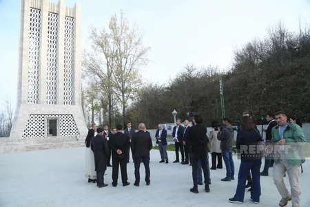 TÜRKSOY-un teatr rəhbərləri Şuşanı gəziblər