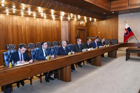 Azerbaijani FM Bayramov meets with speaker of Slovak National Council