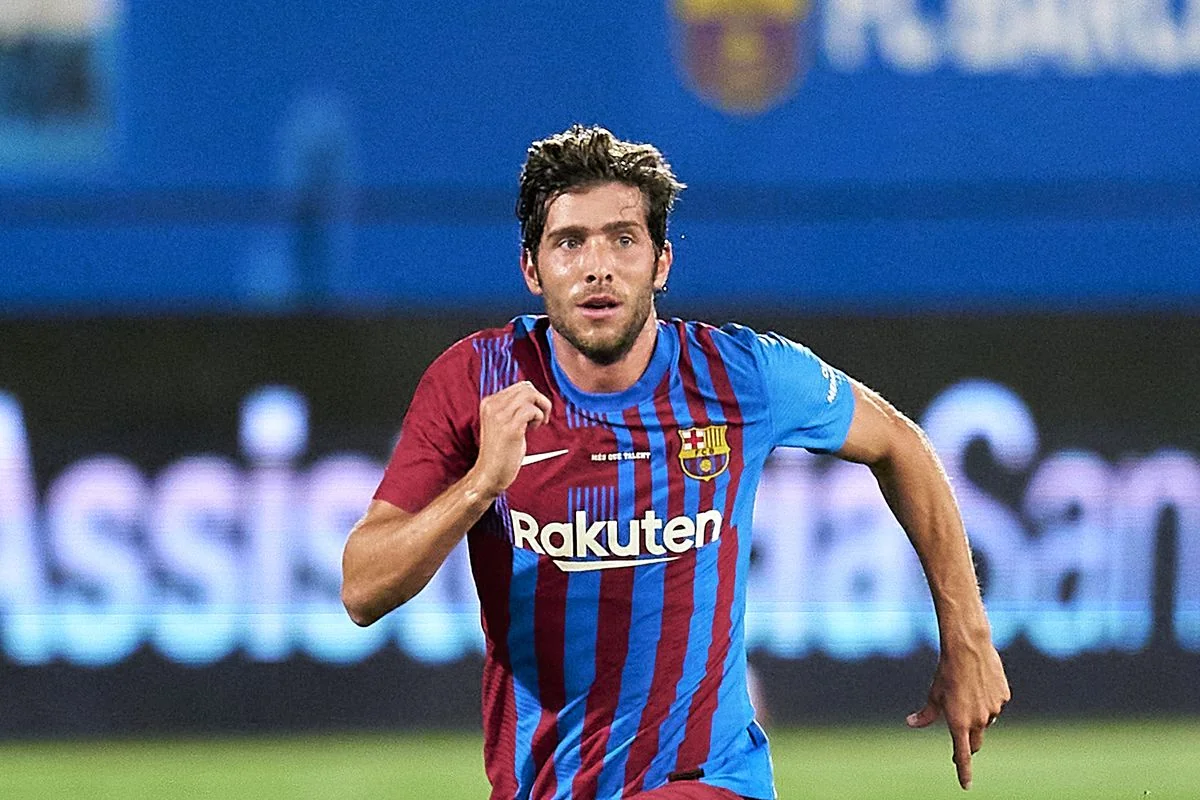 Barselona futbolçusu ilə müqaviləni uzadır