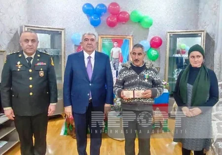 Tovuzda bir neçə şəhidin orden və medalları ailə üzvlərinə təqdim edilib 