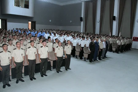 Hərbi institutda hərbi vətənpərvərlik mövzusunda tədbir keçirilib
