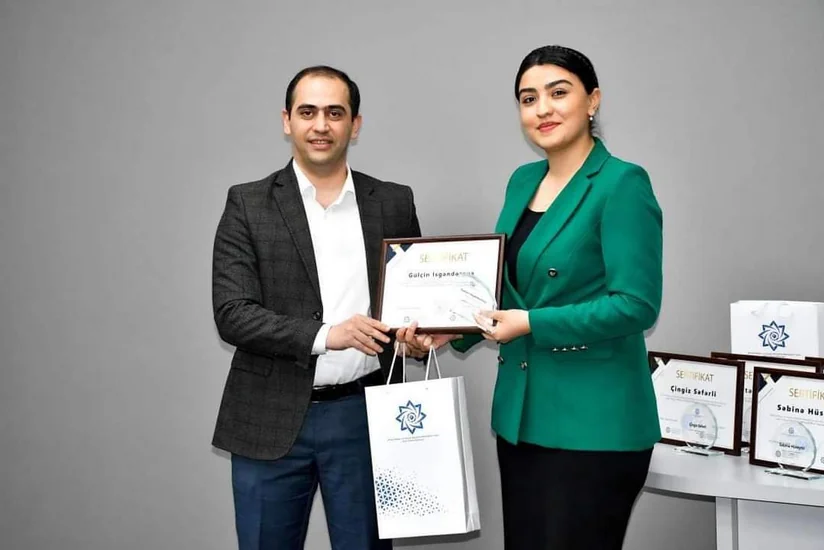 Sosial jurnalistika təlimləri yekunlaşıb, iştirakçılara sertifikatlar təqdim edilib