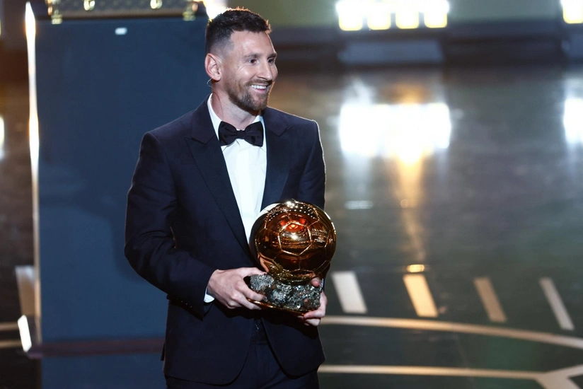Lionel Messi 8-ci dəfə “Qızıl top”u qazanıb