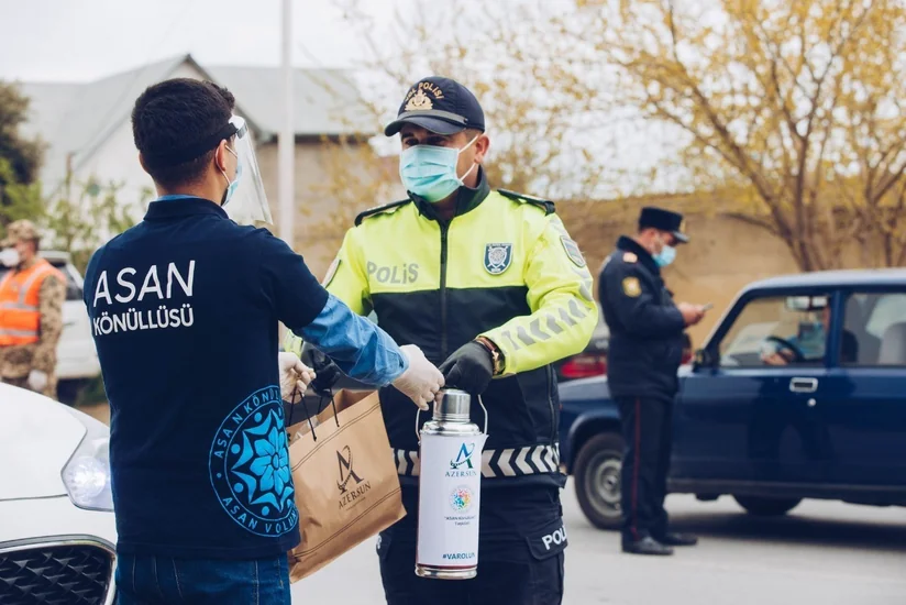 ASAN könüllüləri polislərə təşəkkür etdi