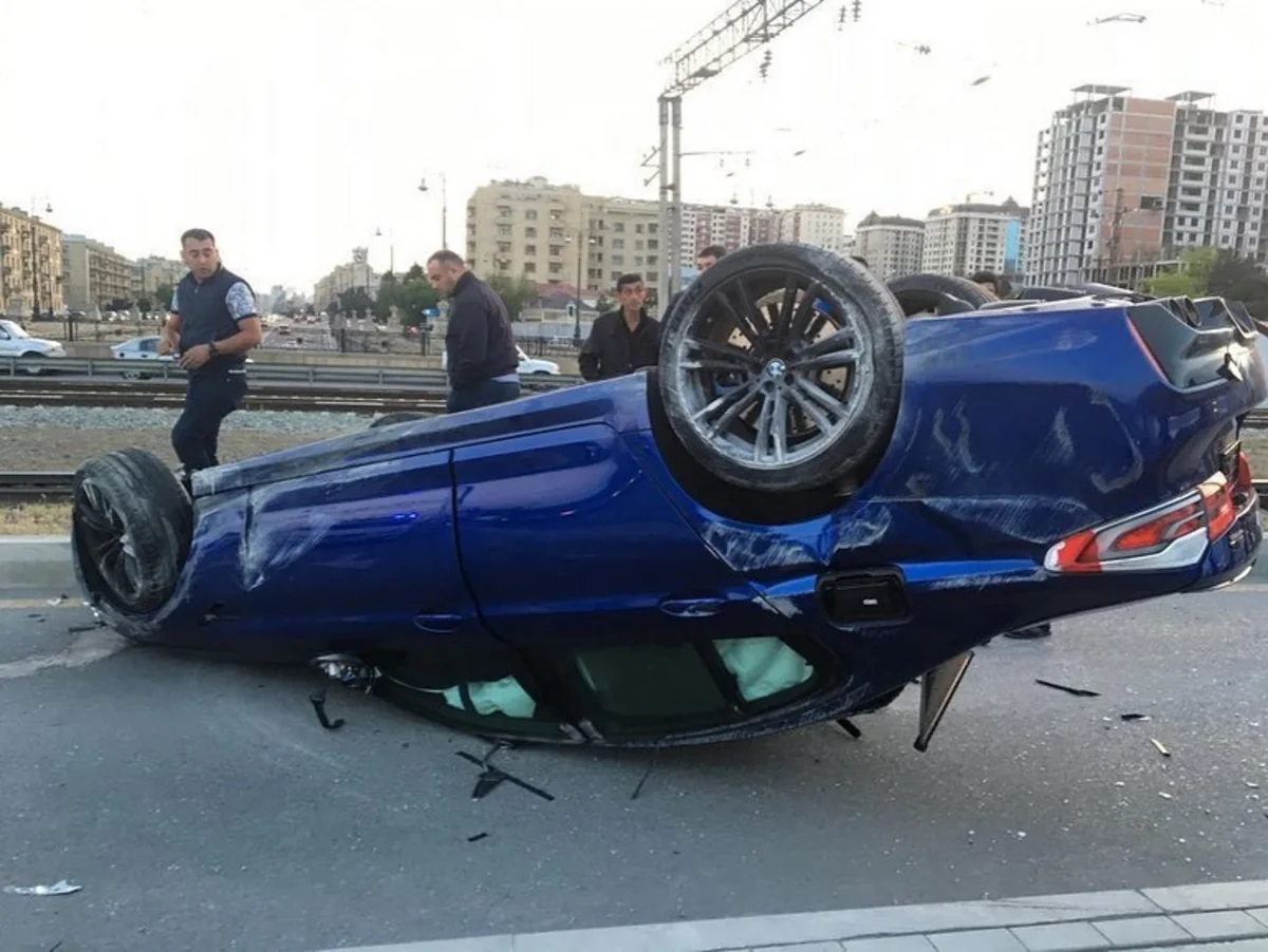 Bakıda dəyəri 160 min dollar olan BMV aşıb