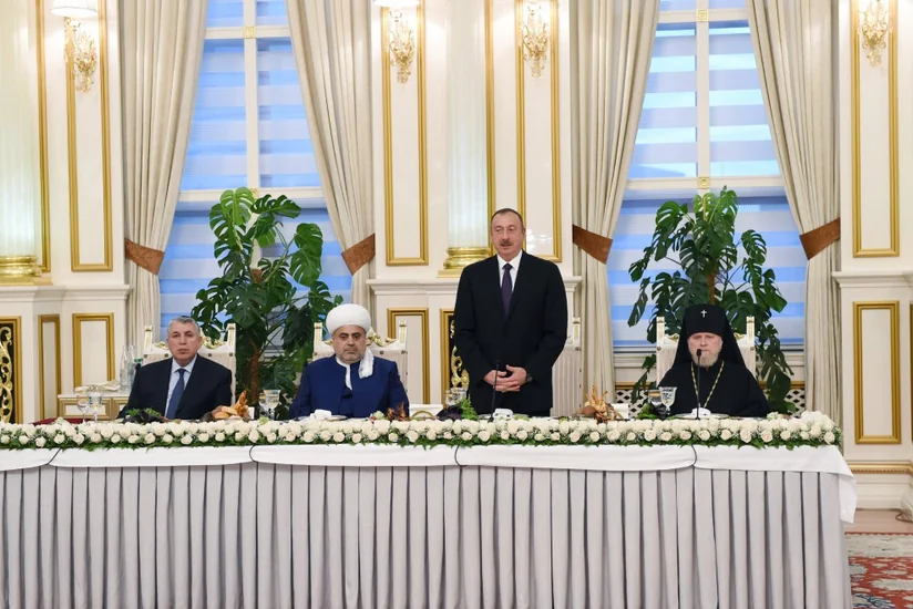​Ильхам Алиев принял участие в ифтаре по случаю священного месяца Рамазан