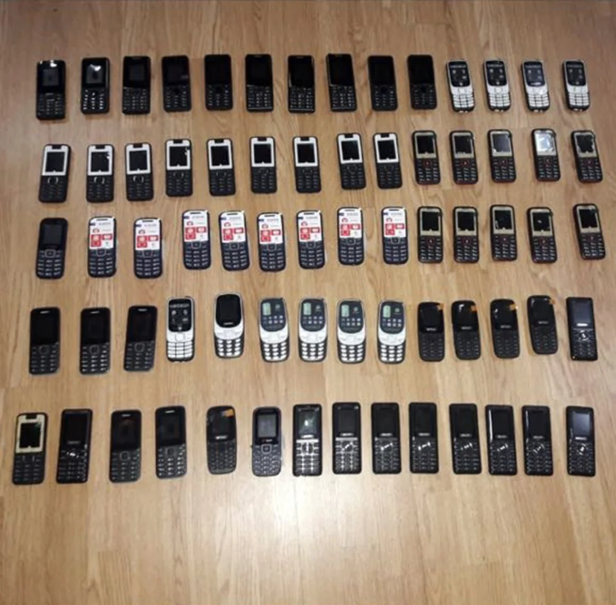 Gürcüstandan qanunsuz 70 ədəd mobil telefon gətirilməsinin qarşısı alınıb