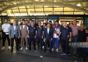 Avropa çempionu olan Azərbaycanın sərbəst güləşçiləri Vətənə qayıdıblar