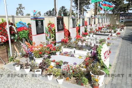 Aprel döyüşlərinin şəhid pilotlarının məzarı ziyarət olunub