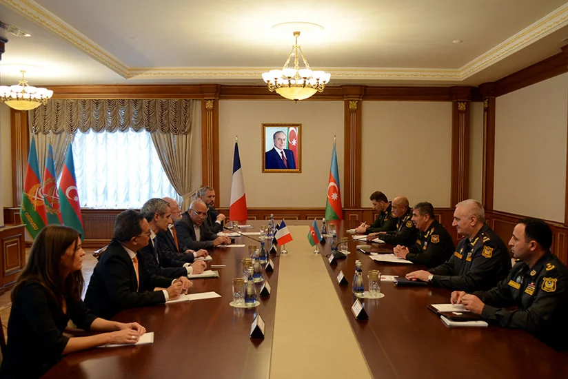 Defense Minister meets with French delegation