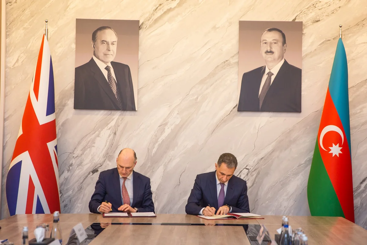 Azerbaijan and UK sign agreement on international road transport 