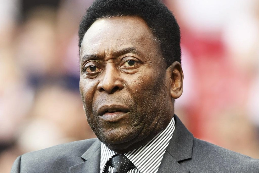 Pele ailə üzvləri ilə vidalaşıb