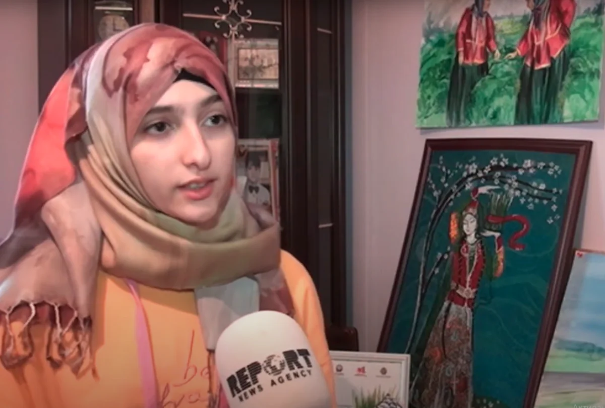 Azərbaycanlı gənc rəssam Gəncə terrorunu tabloya köçürür