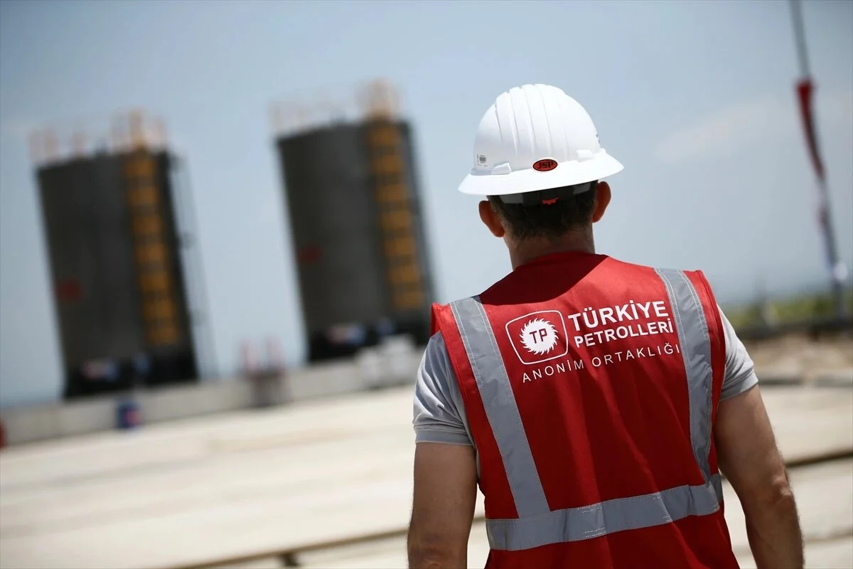 Türkiyə Qara dəniz qaz yatağı ilə quru terminalını birləşdirib