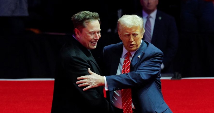 Трамп заявил, что не против поговорить с Маском