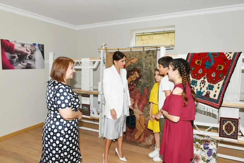 Mehriban Əliyeva Binədə “Ümid yeri” uşaq sığınacağının yeni binasının açılışında iştirak edib