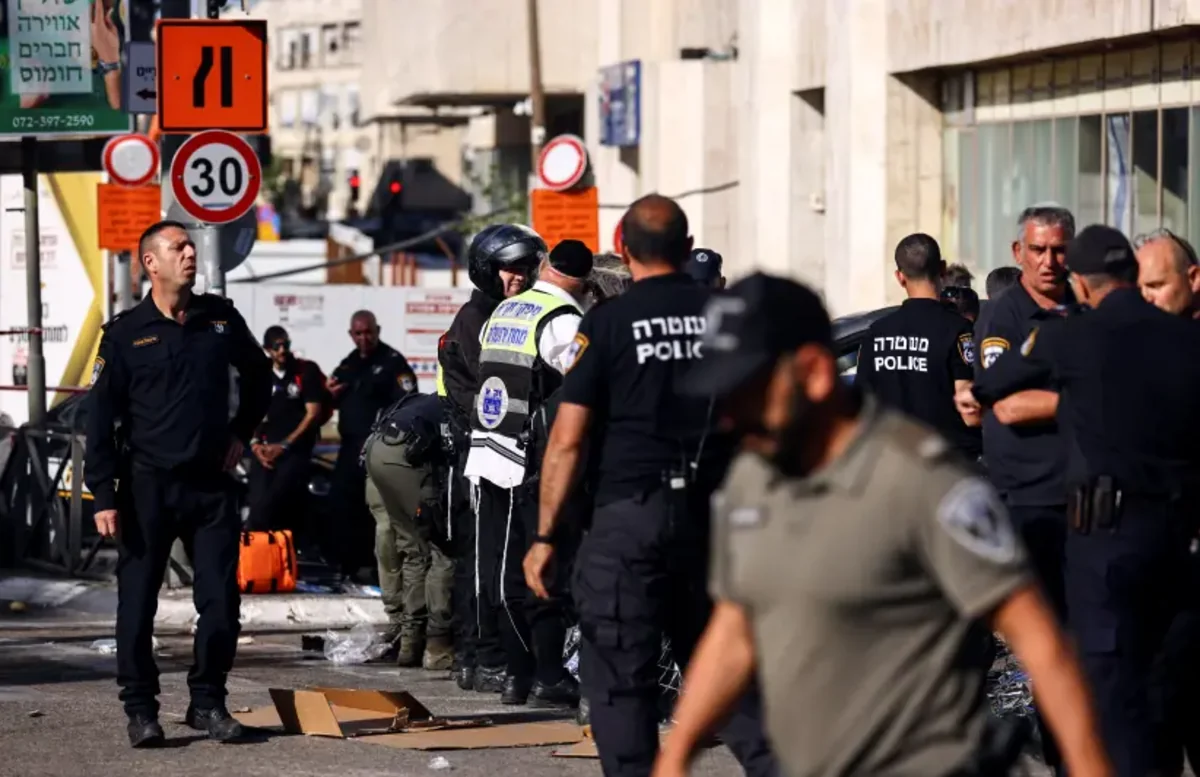 Qüdsdə avtomobil piyadaların üzərinə sürülüb, yaralananlar var