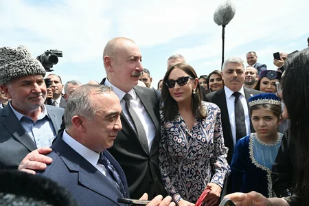 İlham Əliyev və Mehriban Əliyeva Ağdam Muğam Mərkəzinin açılışında iştirak ediblər - YENİLƏNİB-3