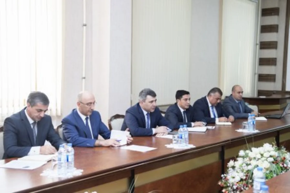 Kənd təsərrüfatı naziri Nar İstehsalçıları və İxracatçıları Assosiasiyasının üzvləri ilə görüşüb