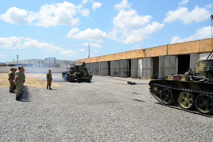 Azərbaycan Ordusunun zirehli tank xidməti rəisləri ilə toplantı keçirilib