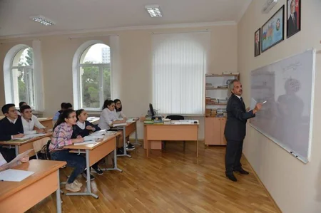 Məktəblilərin olimpiadalara hazırlıq mərkəzinə mediatur təşkil olunub