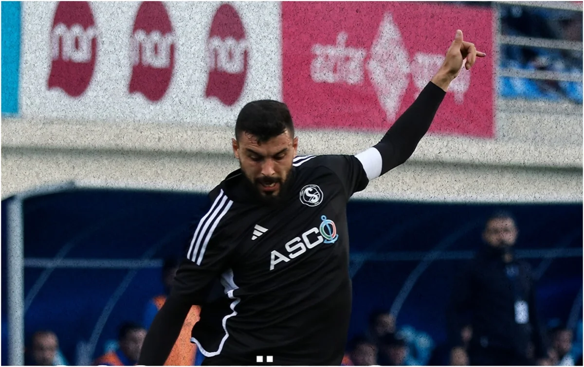 Səbail daha bir futbolçusu ilə vidalaşıb