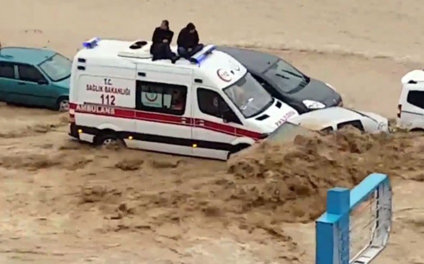 Türkiyənin Mersin şəhərində sel qurbanlarının sayı iki nəfərə çatıb - YENİLƏNİB - VİDEO