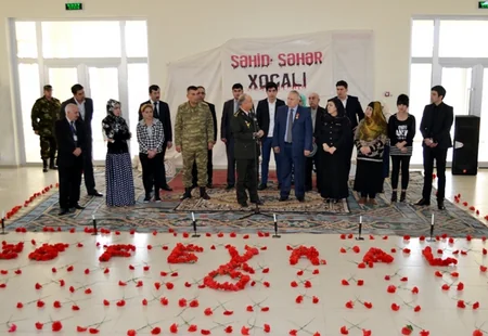 Cəbhə bölgəsindəki hərbi hissələrdə Xocalı soyqırımı qurbanlarının xatirəsi anılıb