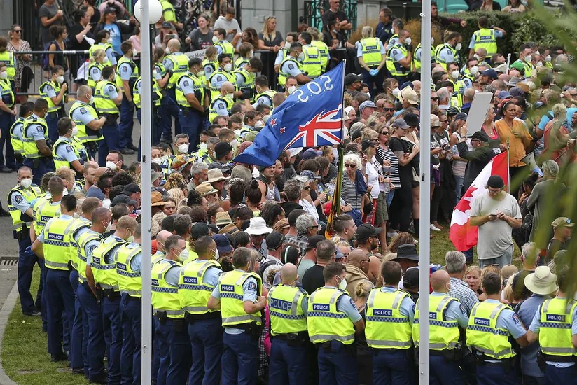 В Веллингтоне арестовали 120 человек после разгона акции протеста у стен парламента