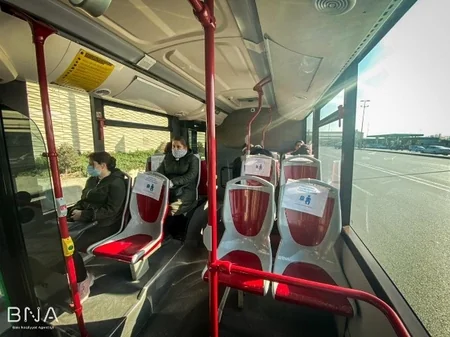 BakuBus avtobuslarında sosial məsafənin gözlənilməsi qaydaları tətbiq edilib