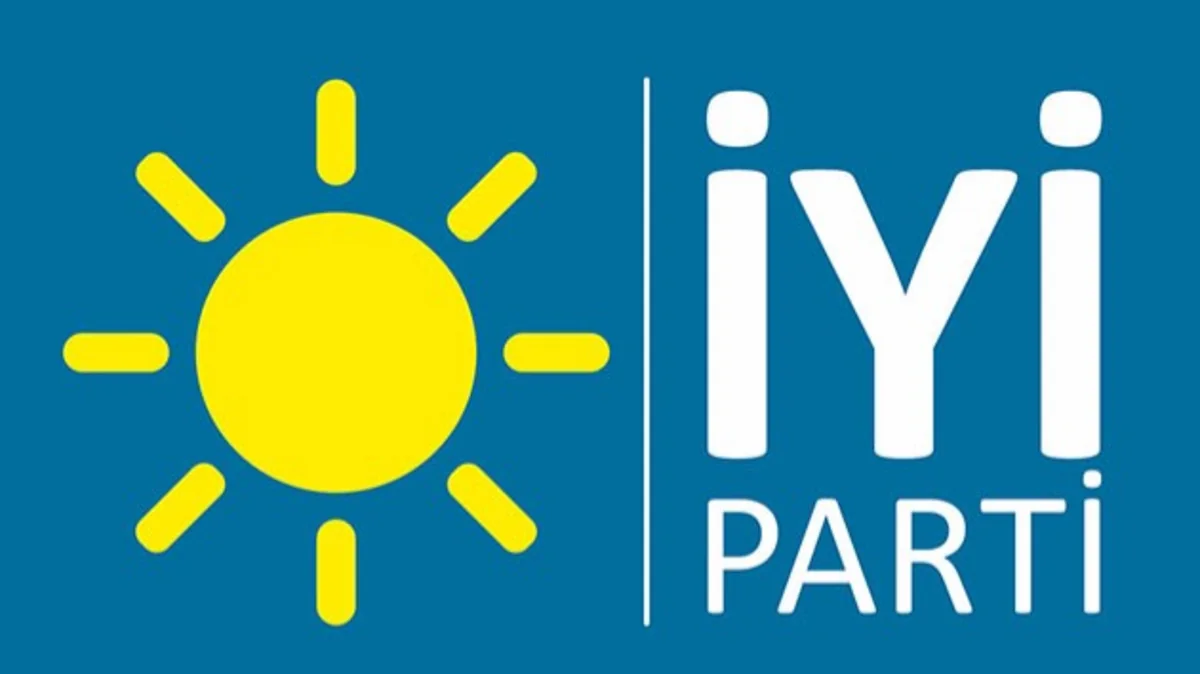 Türkiyənin müxalifət partiyası bir gündə 13 minə yaxın üzvünü itirib