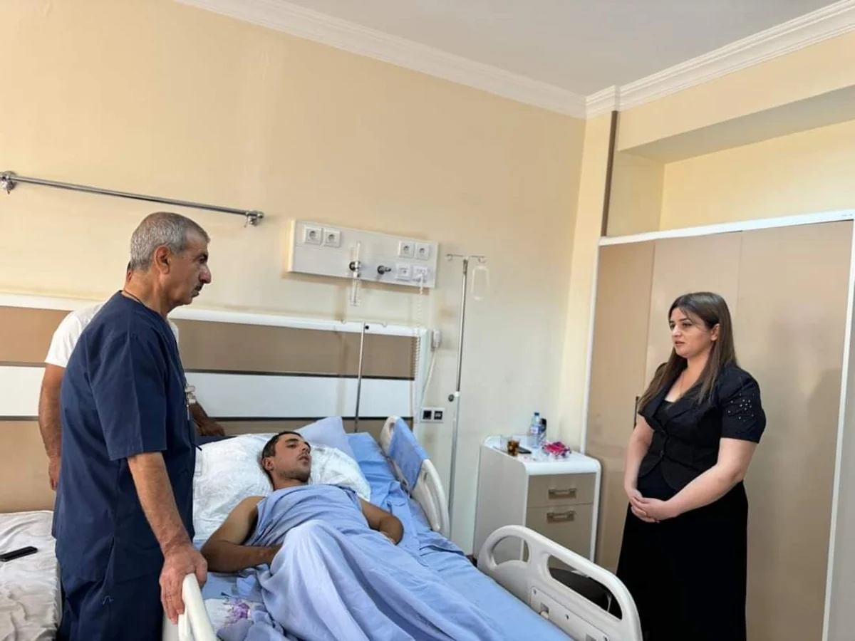 Naxçıvan Ombudsmanı Şahbuzda mina partlayışı nəticəsində yaralanmış şəxsə baş çəkib