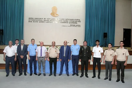 Hərbi institutda hərbi vətənpərvərlik mövzusunda tədbir keçirilib